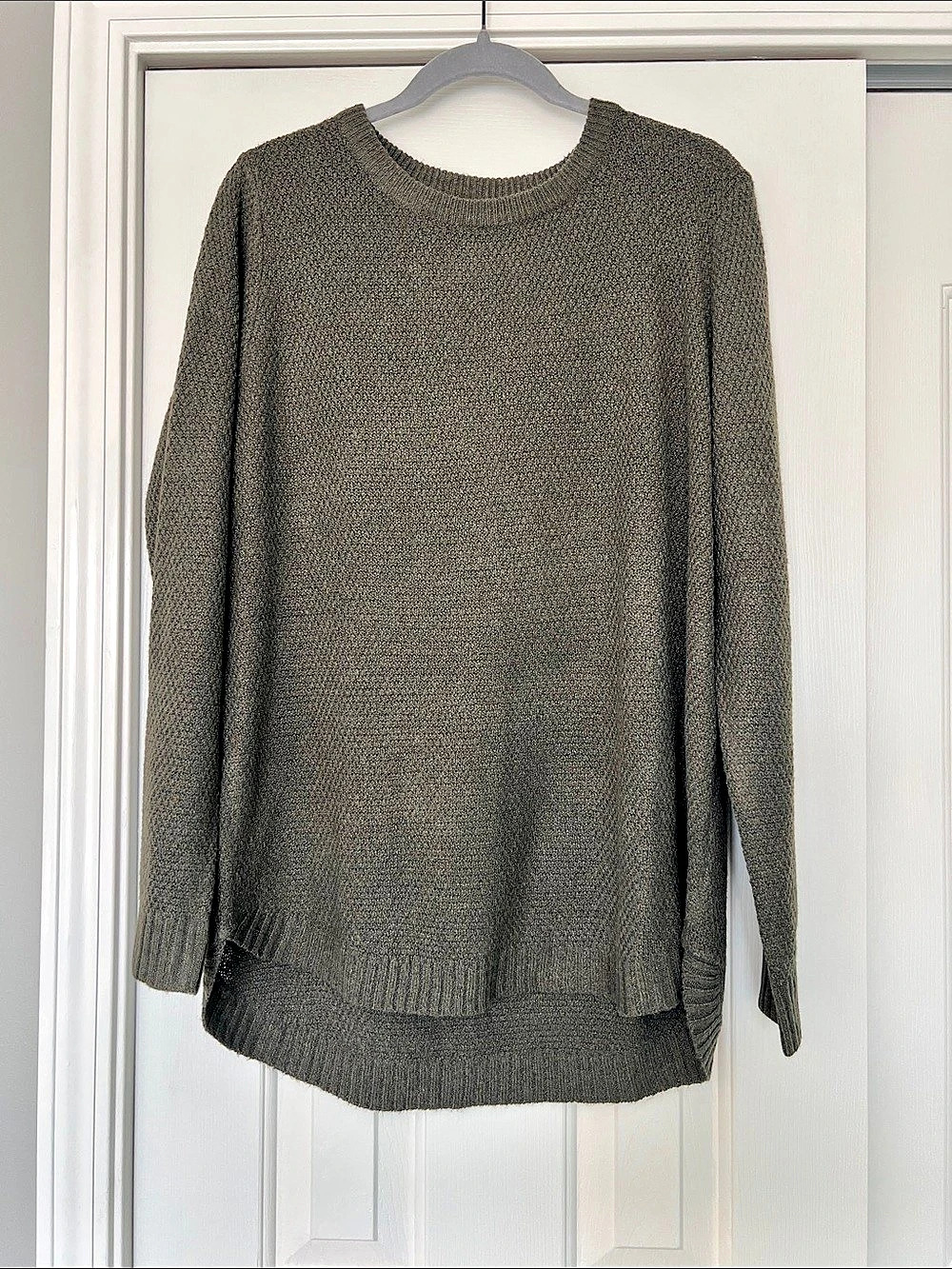Pink Clover Women's Dark Olive Green Crewneck Sweater Size XL Like New